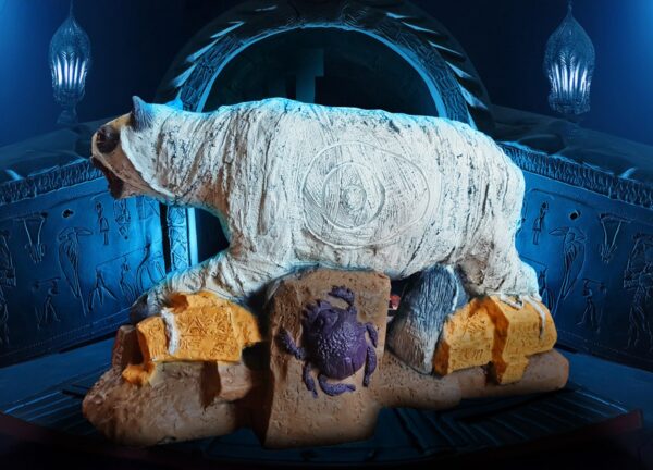 3D-Ziel Pharaoh’s Tombcat in einer blau beleuchteten Grabkammer